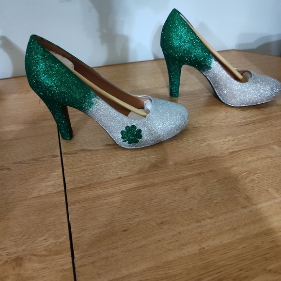 Handmade shamrock silver green ombre high heels - Picture 4 of 6